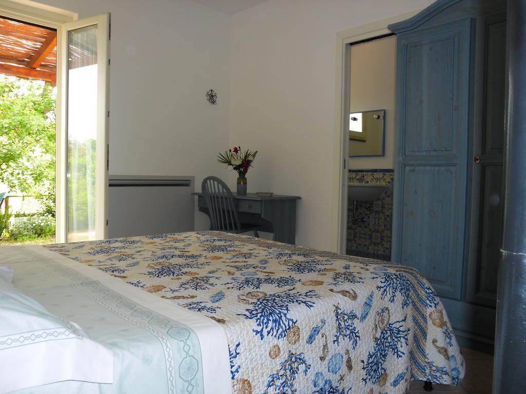 Bed and Breakfast Il Melograno Pollica Habitación foto