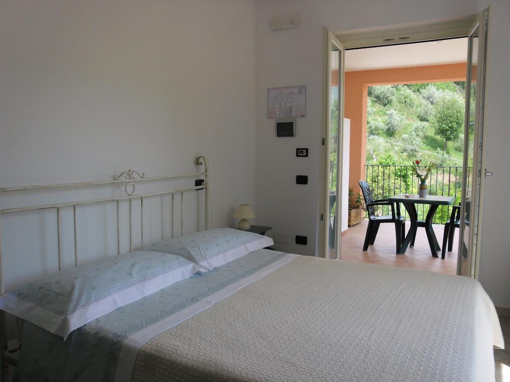 Bed and Breakfast Il Melograno Pollica Habitación foto
